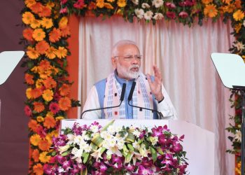 PM Modi addresses in the BJP rally at Balangir (PNN)