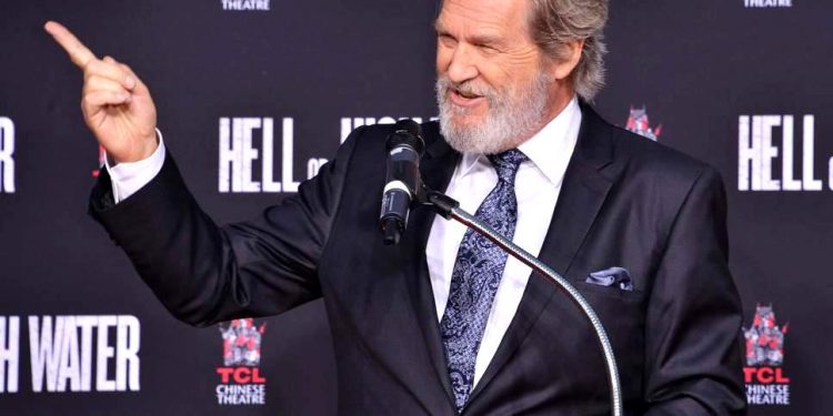 Jeff Bridges in one of the promotional events for Hell or High Water. (AP)