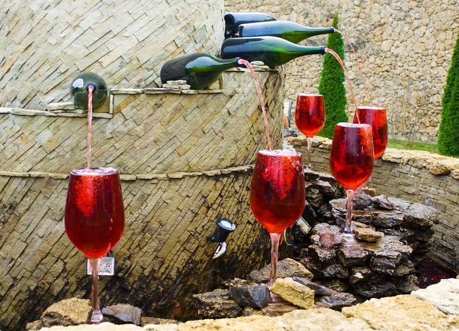 https://www.orissapost.com/wp-content/uploads/2019/01/red-wine-flowing-fountain.jpg.653x0_q80_crop-smart.jpg