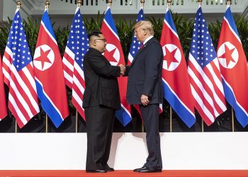 Kim and Trump shaking hands at the red carpet during the DPRK–USA Singapore Summit (WIKI)