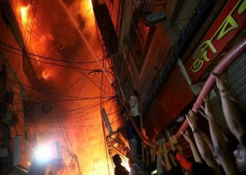 A view of a scene of a fire that broke out at a chemical warehouse in Dhaka, Bangladesh February 20, 2019. REUTERS/Mohammad Ponir Hossain     TPX IMAGES OF THE DAY