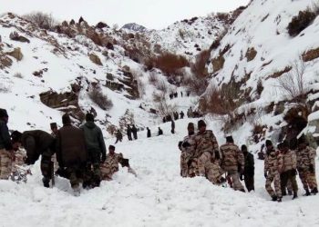 Rescue operation for 5 missing troopers resumes. (Twitter/IANS)