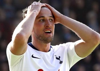 Kane returns from injury but Spurs falter at Turf Moor.