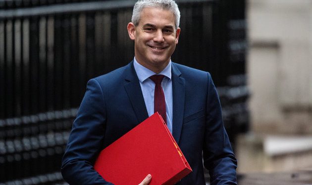 LONDON, ENGLAND - NOVEMBER 28: Brexit Secretary Stephen Barclay leaves Downing Street for Prime Minister's Questions on November 28, 2018 in London, England. British Prime Minister Theresa May May will visit Scotland today as she continues her tour of the UK ahead of a crucial vote on her Brexit plan in Parliament in December. (AP/Getty Images)