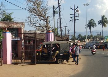 The auto rickshaw carrying the mentally challenged man