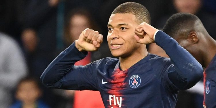 Mbappe becomes the youngest player to reach 50 league goals in French league history.