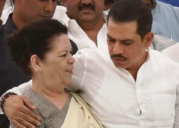 Robert Vadra and his 75-year-old mother Maureen Vadra  (PTI)