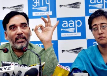 AAP leaders Gopal Rai (L) and Aitishi [Representational Photo] (PTI)