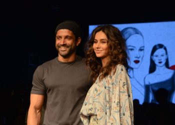 Actor Farhan Akhtar with model and actress Shibani Dandekar at Lakme Fashion Week (LFW) Summer/Resort 2019 in Mumbai, Feb 1, 2019. (IANS)