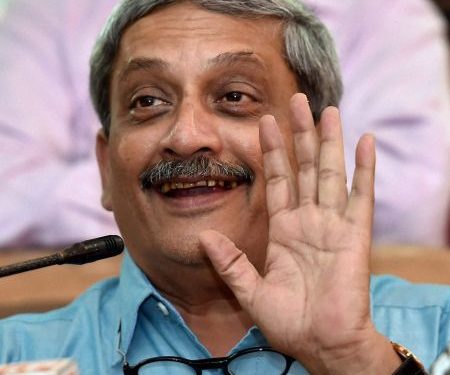 Lucknow: Defence Minister Manohar Parrikar at a press conference at BJP state headquarters in Lucknow on Monday. PTI Photo by Nand Kumar (PTI11_10_2014_000063B)