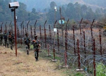 The firing was intense in the Krishna Ghati sector, where the Pakistani troops resorted to mortar shelling and firing by small arms from around 04.30 AM.