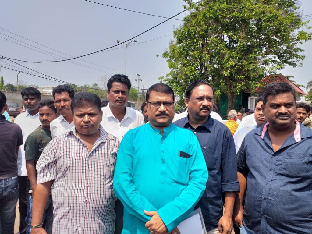 Denied tickets, disgruntled leaders quit BJD