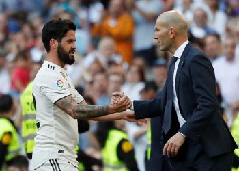 Isco and Gareth Bale each scored in Madrid's 2-0 victory over Celta before Atletico lost 2-0 at San Mames.