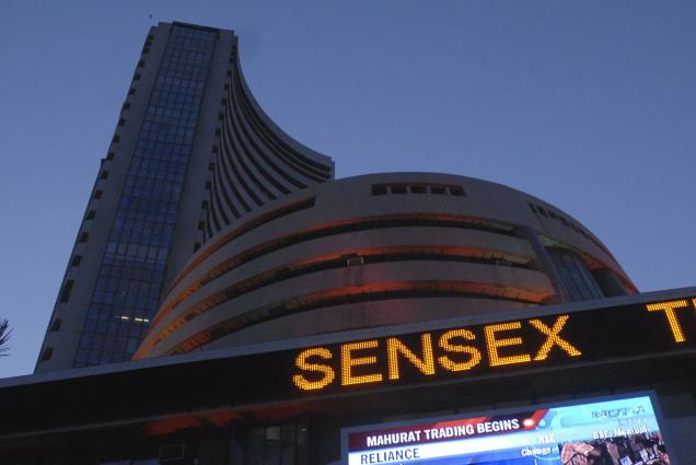 Market starts on a tepid note amid weak global cues