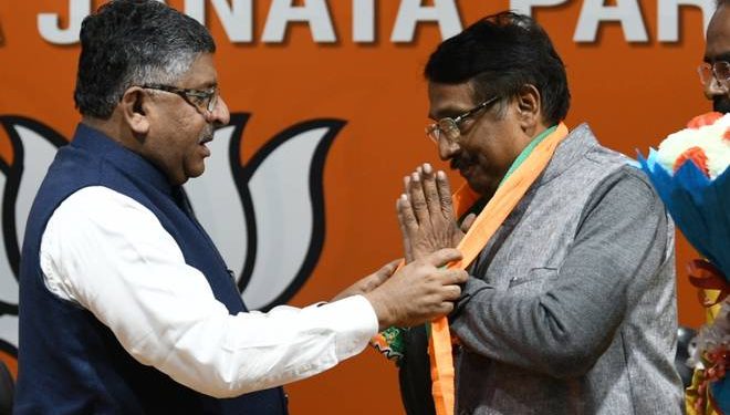 Dynastic politics has reached its zenith in the Congress, he said, adding that he believed in Prime Minister Narendra Modi's development narrative.