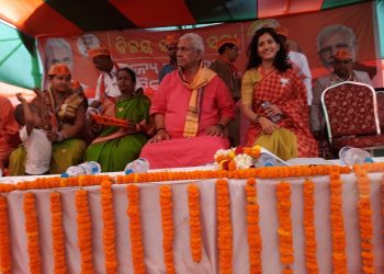 Sinha bats for BJP govt at Centre, state