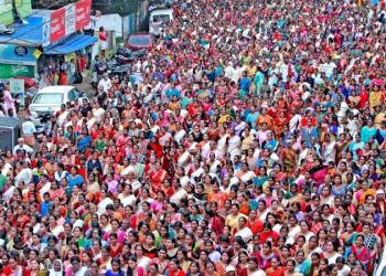 Hundreds of devotees, mostly women, take part in the 'namajapa' (chanting the name of Lord Ayyappa ) during march in Kottayam, Kerala (PTI photo)