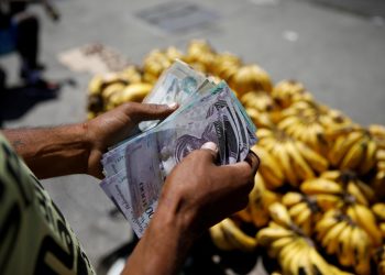 IMF No transactions with Venezuela while leadership in doubt (REUTERS)