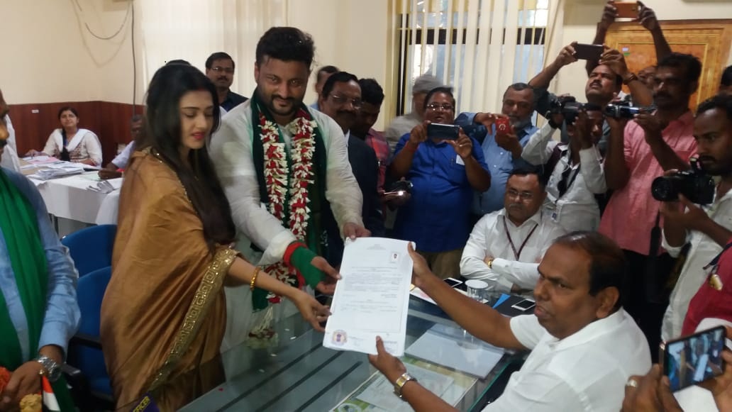 Anubhav Mohanty And Barsha Priyadarshini Son