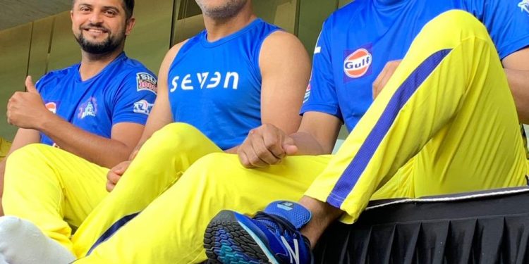 (From L) Suresh Raina, MS Dhoni and Harbhajan Singh share a light moment during Chennai Super Kings’ training session at Wankhade Stadium, Tuesday   