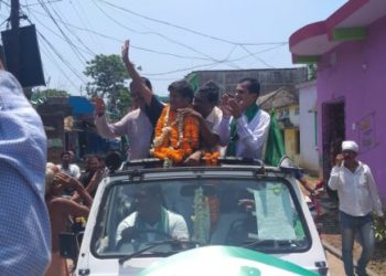 Clash between Soumya, Siddharth in Khandapara