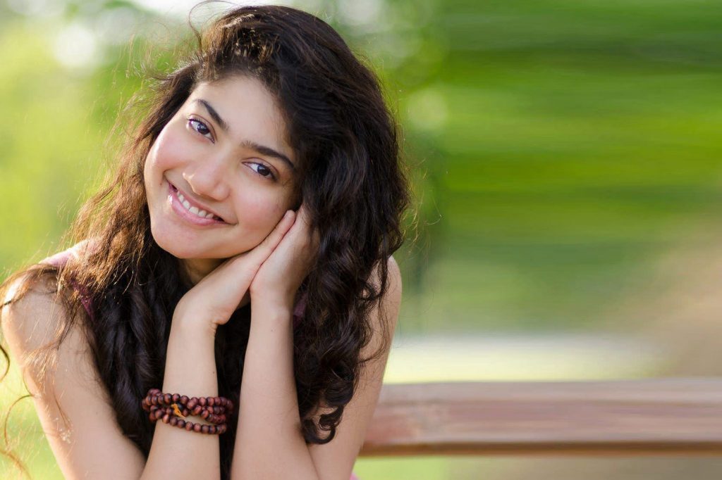 Actress Sai Pallavi Stills From Fidaa 50 Days Celebrations Press Meet -  Social News XYZ | Celebrities, Actresses, Beautiful girl face