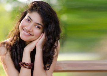 Sai Pallavi watches her movie 'Shyam Singha Roy' in theatre wearing 'burqa'