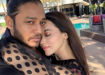 Sana chose Louis' birthday Thursday to announce their relationship status via Instagram, where she put up their photographs. (Image: Sana Khan/IG)