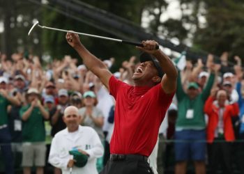 Woods persevered on a tense back nine at Augusta National, winning by one stroke after birdies at 13, 15 and 16. (Image: Reuters)