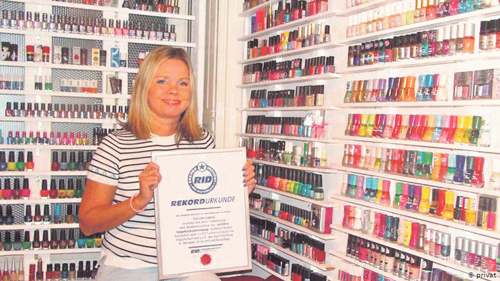 Diana Armstrong Sets New Guinness World Records For Having The Longest  Fingernails - SheSight