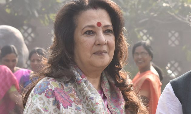 NEW DELHI, INDIA - DECEMBER 27: Trinamool Congress MP Moon Moon Sen with Sudip Bandopadhyay during the Parliament Winter Session on December 27, 2017 in New Delhi, India.  Impasse in Rajya Sabha ended after Arun Jaitleys clarification on PM Modis Gujarat election speech targeting Manmohan Singh but pandemonium continued in the Lok Sabha.  (Photo by Sonu Mehta/Hindustan Times via Getty Images)