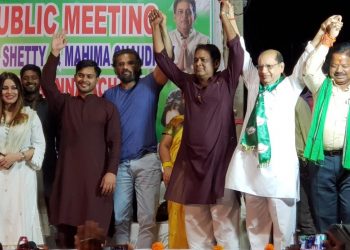 Suniel Shetty and Mahima Chaudhury campaigning for BJD candidate in Jharsuguda