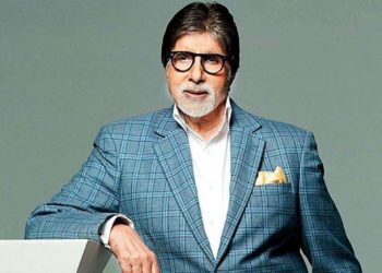 Amitabh Bachchan calls himself absolute 'besura' singer