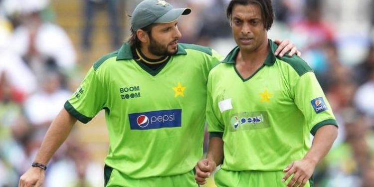 Afridi, in his book, has written that Miandad even forced him to praise him during the presentation ceremony after which the former T20 captain lost all respect for Miandad.