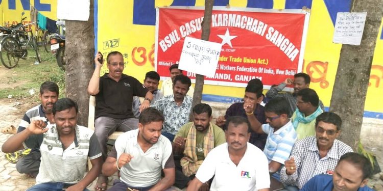 BSNL contractual workers’ mass stir