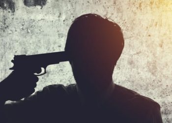 Giriayappa Kirasoor (29), a constable with 122 battalion of the CRPF, shot himself dead at the RJD leader's high-security Circular Road bungalow Friday.