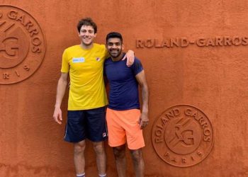 Up against eighth seeds Henri Kontinen and John Peers, the unseeded Indo-Brazilian pair lost 3-6, 4-6 in exact one hour.