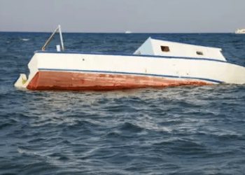 Dozens feared dead after boat sinks off Tunisia