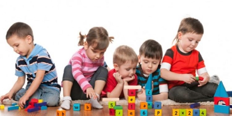 Kids learn new words from their peers