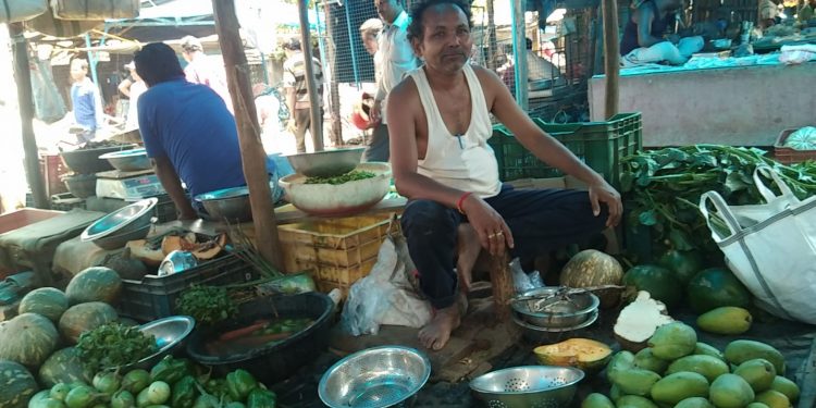 Job vegetable vendor, passion ‘Pala’ singer