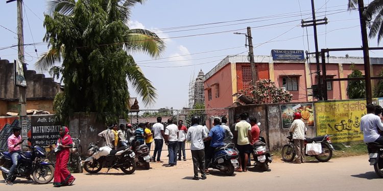 Nesc SDO manhandled in Keonjhar