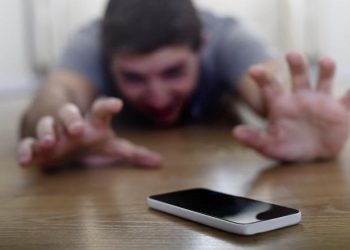 Shun these 4 triggers to limit smartphone addiction