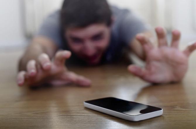 Shun these 4 triggers to limit smartphone addiction