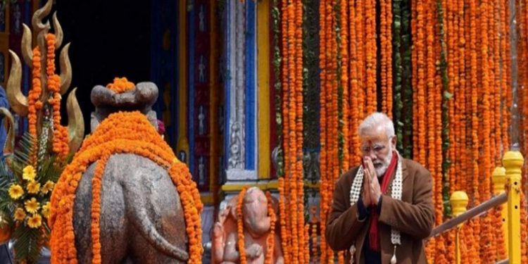 PM offers prayers at Kedarnath
