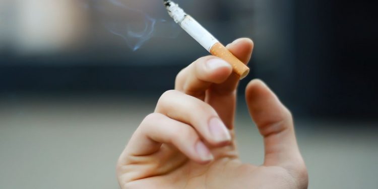 Smoking increases bladder cancer risk in women
