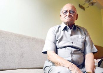 Freedom fighter Mohan Ranade dies