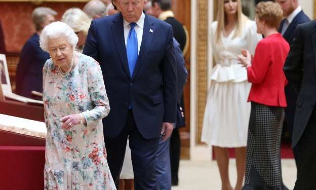 Trump fails to recognize his gift to Queen Elizabeth II