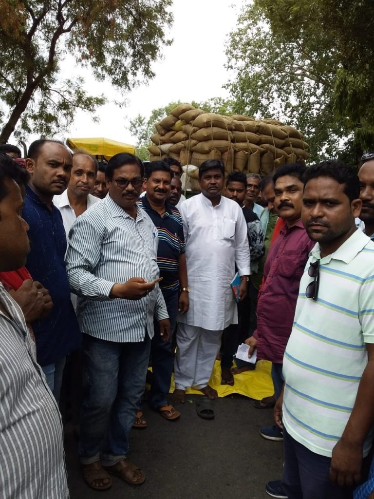 Summer paddy unsold; farmers block road