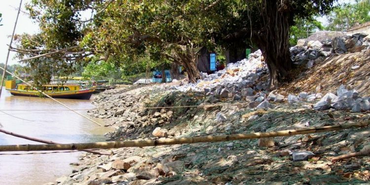 Riverbank beautification project fails to take off