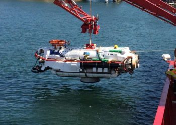 The ‘live mating’ exercise between DSRV and Kilo class submarine INS Sindhuraj which was simulating as a distressed vessel was carried out June 2 off the East coast.